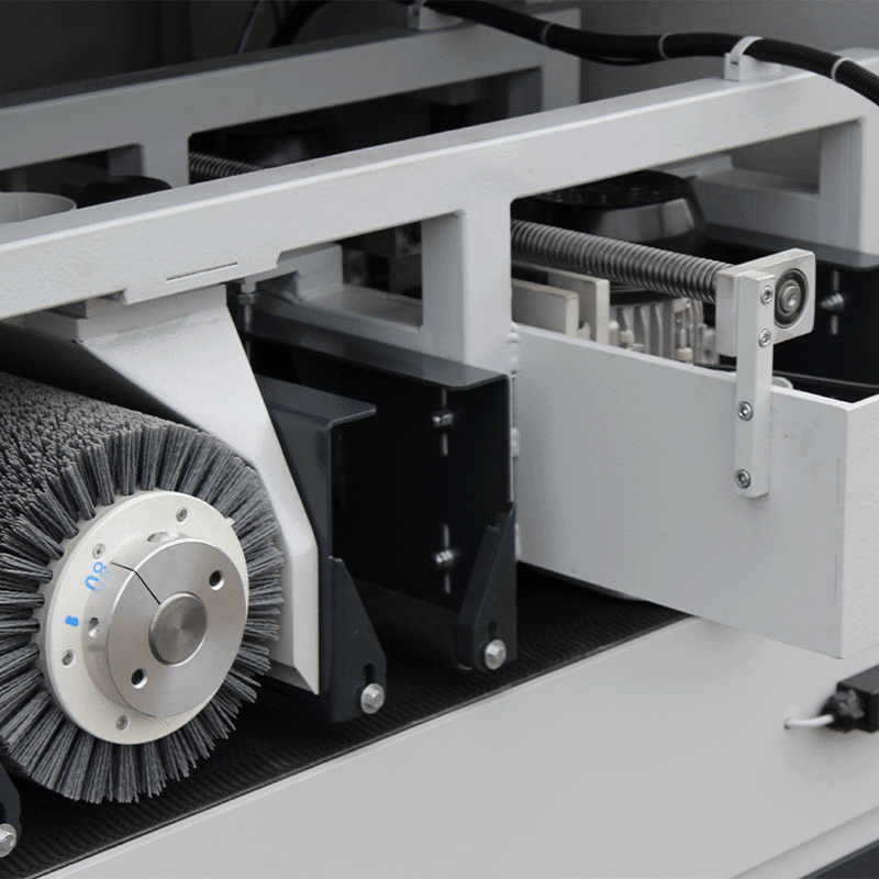 Edge-cutter-close-up-inside-end