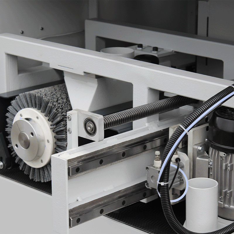 Edge-cutter-close-up-inside