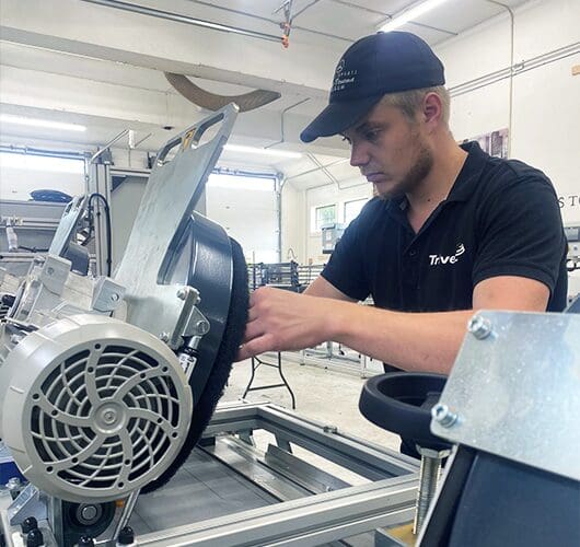 Service regular maintenance on machine Service regular maintenance on machine